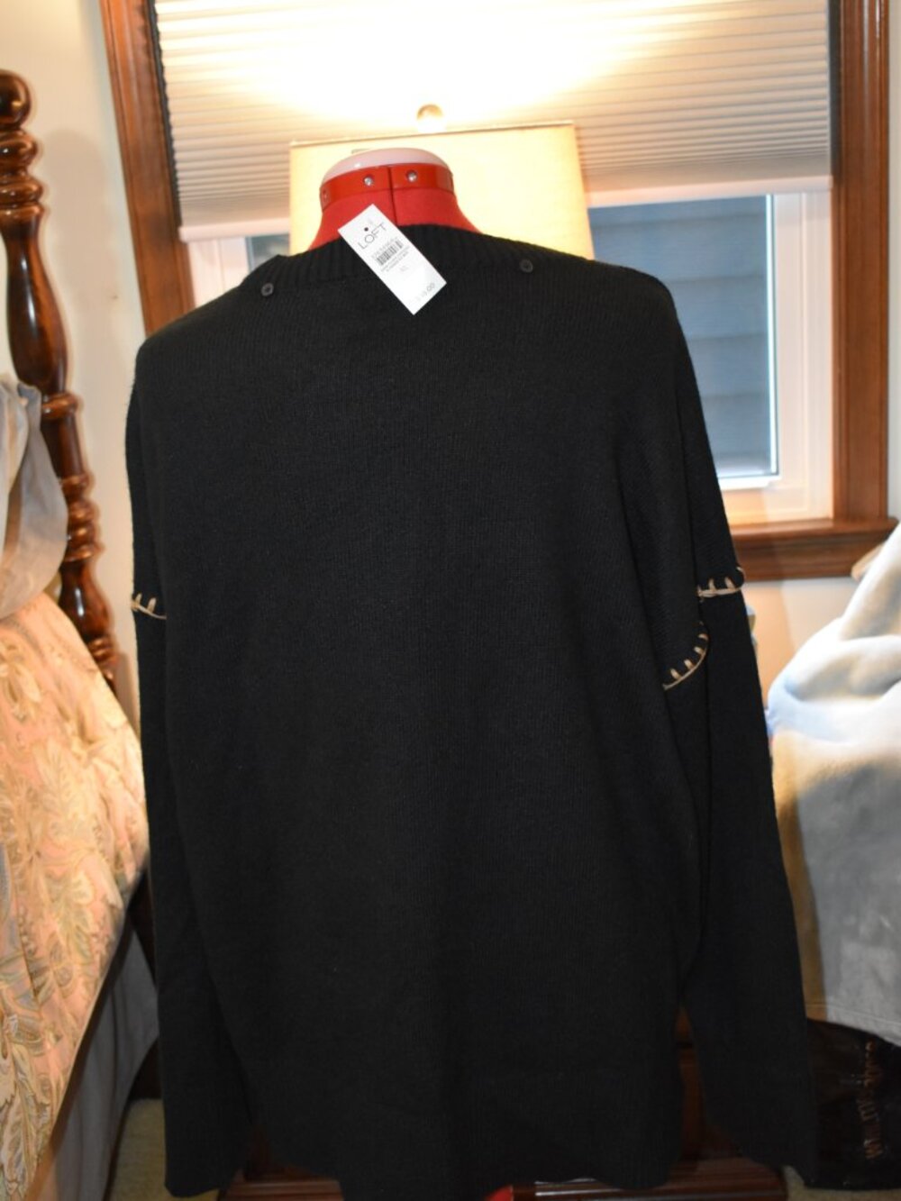 sweater - Picture 4 of 6
